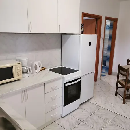 Apartamento With Parking Space - 24556 Crikvenica