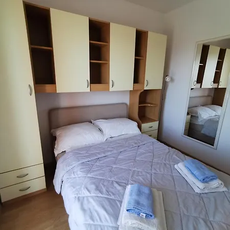 With Parking Space - 24556 Lägenhet