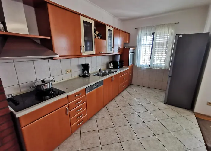 With Parking Space - 24556 Lägenhet Crikvenica